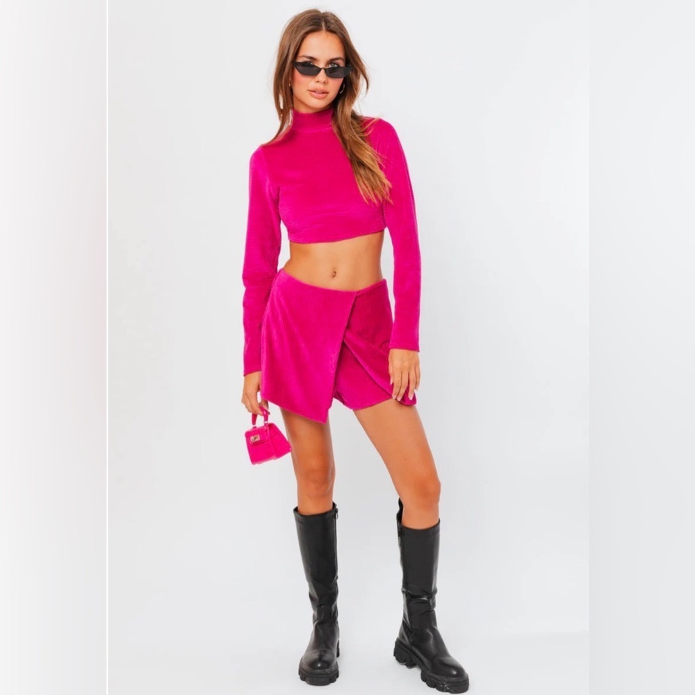 New velvet Chic Fuchsia long sleeve crop top size XS
